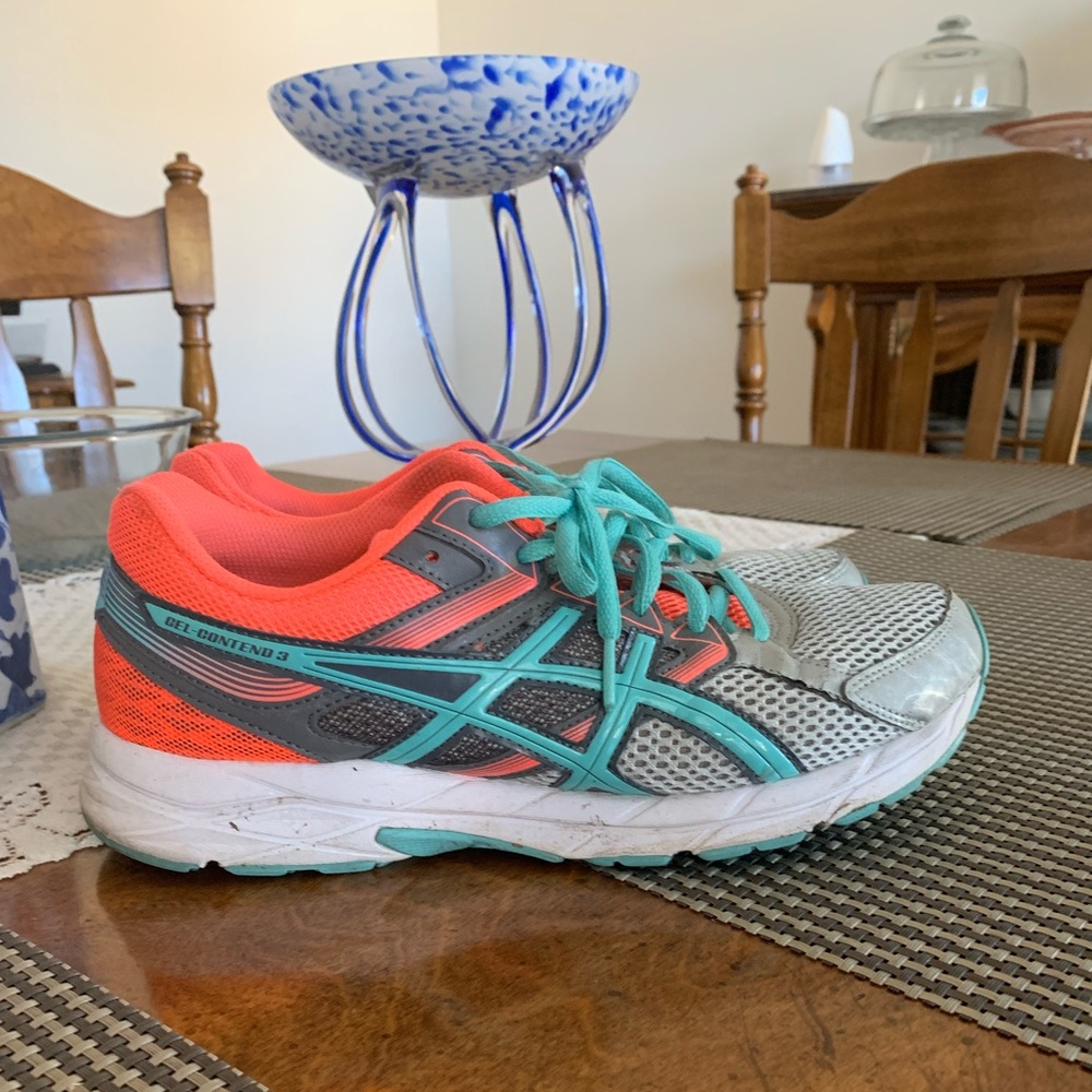 ASICS running shoes sz 9.5